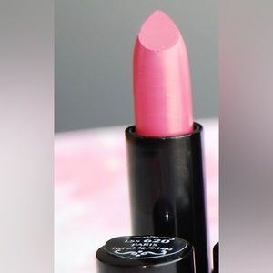 NYX extra creamy round lipstick Paris 620